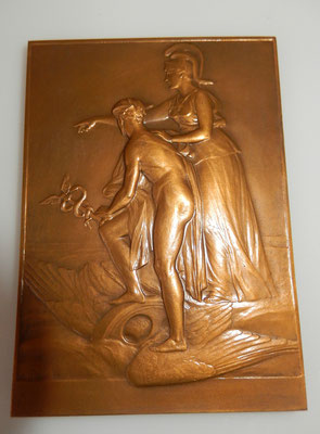 médaille par Charles Pillet, banque Française du commerce extérieur 63 x 89 mm ,avec sa boite  .prix: 120 euros 