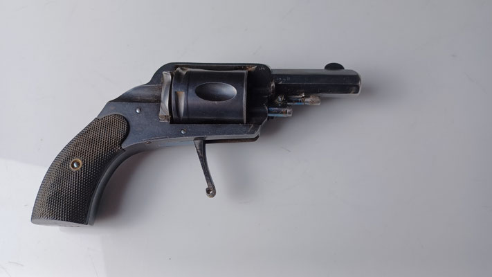 revolver calibre 8 m manufacture d'armes et cycles de saint etienne 