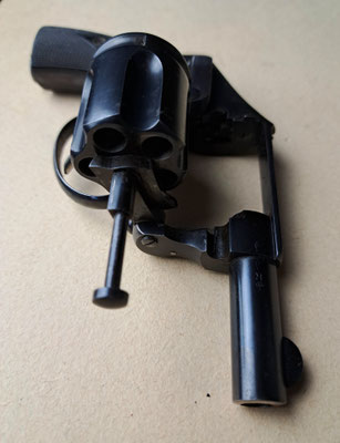revolver Galand tue tue calibre 8 mm detail barillet ouvert 