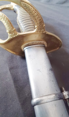 sabre d'officier d'artillerie mle 1822- 99 garge en laiton à decor floral 
