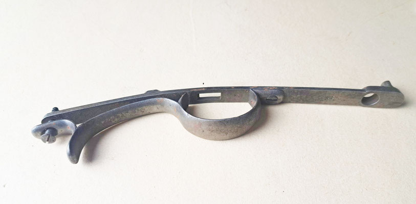 pontet et  sous garde de fusil mauser 1871 de chasseur poinçonnée 