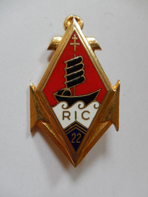  insigne 22° RIC .DPN 43om H186    Prix 20 euros