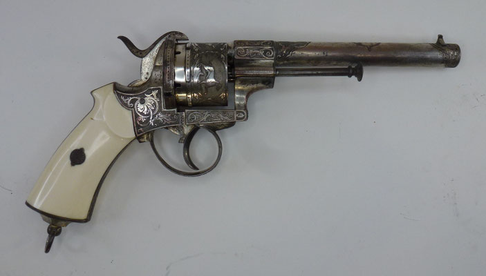 revolver lefaucheux gravé de luxe jules Pecantin .