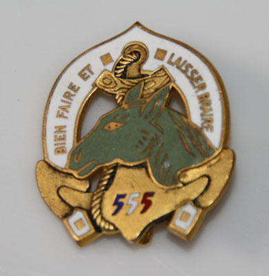 insigne 555 compagnie multiére en extreme orient ,dos lisse drago paris nice 25 rue deranger.prix : 50 euros 