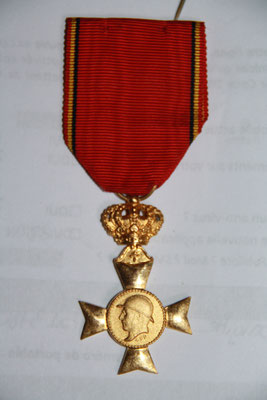 médaille des vétérans du roi Albert  1909- 1934 ..prix 15 euros 