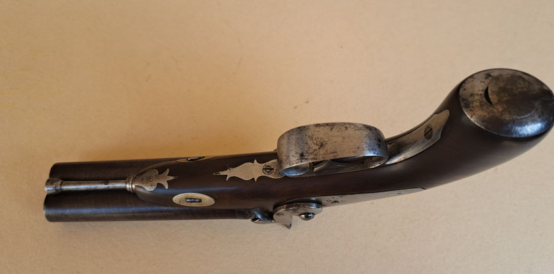 pistolet double canon à percussion  H.Jaquet à Geneve  detail du pontet