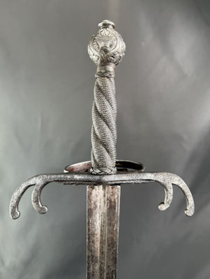 épée "pince de crabe" XVIème
