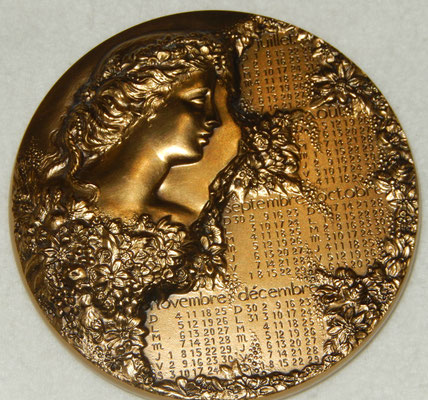 médaille en bronze par R mayot  .diamétre 9.5 cm poids 670 gr . prix  70 euros 