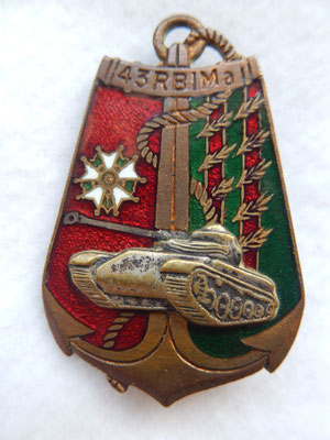  insigne 43° régiment d'infanterie de marine  DP g :1719  prix : 10 euros 