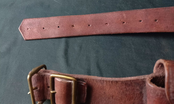 cartouchiére anglaise de cavalerie ww1 vue de l attache et boucle laiton 