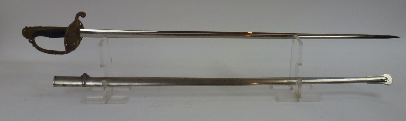 sabre d'officier infanterie de marine IIIème république fourreau fer .