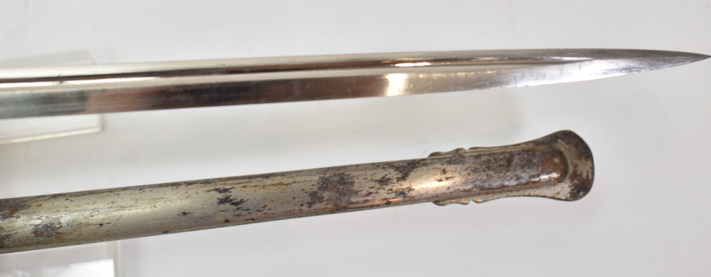 sabre d' officier d'infanterie modèle 1882 gravé fourreau fer .