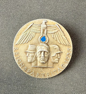 Reichsparteitag 1935  métal  Prix : 80 euros reservé