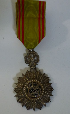 chevalier  Nicham el iftikar( Mohamed el Naceur 1906 - 1922). trés bon état .prix 150 euros
