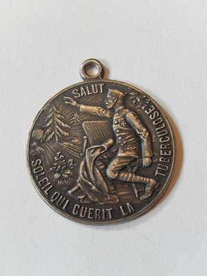 medaille( en bronze argenté )de sanatorium aux armées ,salut soleil qui guerit la turberculose .époque 1 °guerre . prix : 35 euros       guerre  .pr