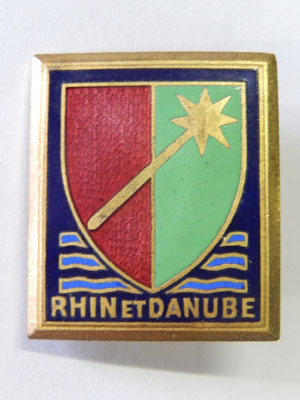 insigne rhin et danube. Courtois Prix :10 euros