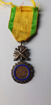 mèdaille militaire bi face aux canons