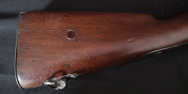 carabine modèle 1846 T bois avec trace de trou de ver 