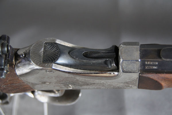 carabine suisse sytéme martini detail chambre fermé 