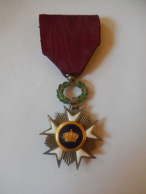 Ordre de la couronne ( Belgique ) . prix : 30 euros