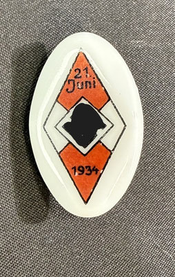 insigne porcelaine  HJ 31 Juni 1934  prix : 30 euros reservé