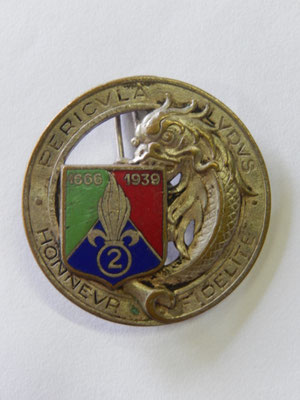  insigne 2° REC Dp 25 RB  prix : 15 euros