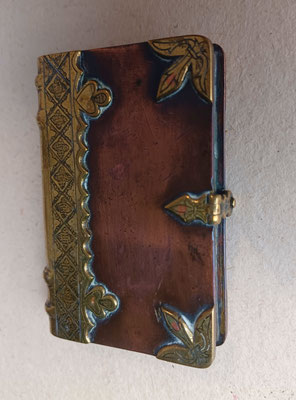 briquet en forme de livre artisanat de tranchée 