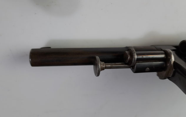 revolver 8 mm modèle 1887 civil saint étienne detail extracteur 