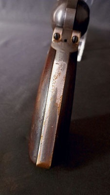  revolver colt 1851 navy cal 36 detail de la crosse 