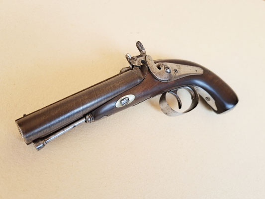 pistolet double canon à percussion  H.Jaquet à Geneve  vue des canons et platine 