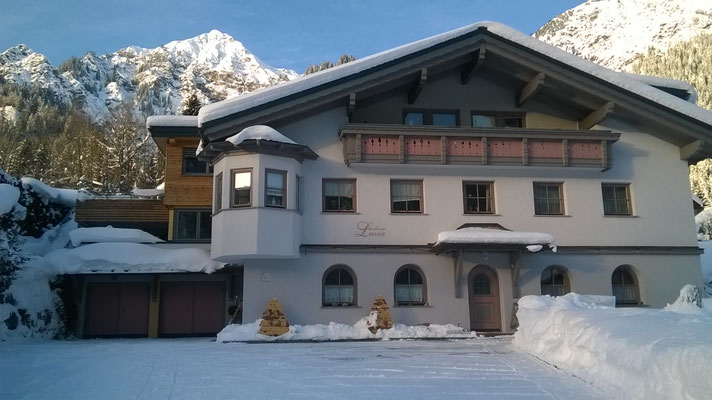 Hausansicht Winter Landhaus Luzia @KathriNovis