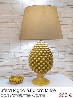 Lampada da tavolo Lume Pigna H.60 cm finitura Miele Ramina con Paralume Camello, acquista online