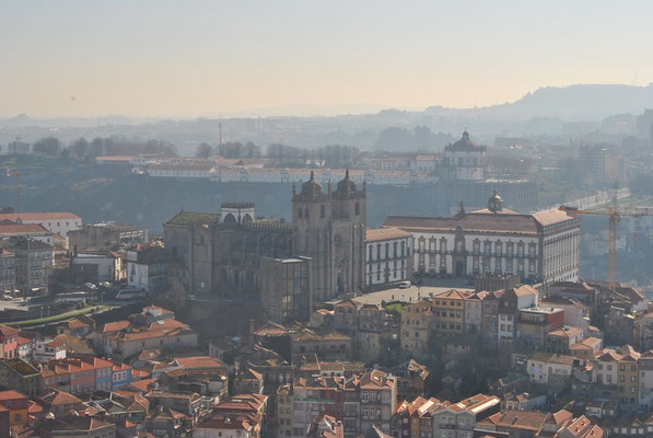 Portos Kirchen - Blick auf die Kathedrale Sé Catedral do Porto