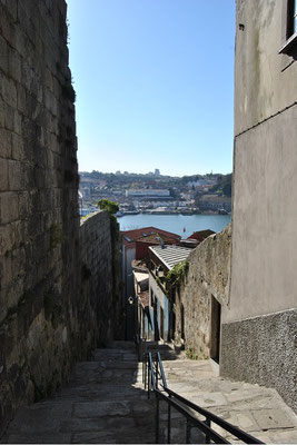 Gassen in Portos Altstadt Ribeira- Winkelgasse Harry Potter