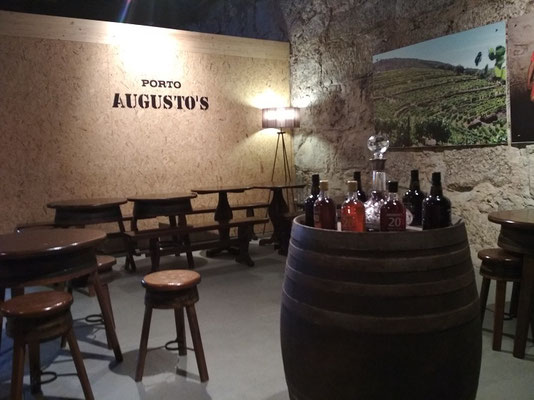 Porto Top 10 Sehenswürdigkeiten - Portweinkeller Augustos in Vila Nova de Gaia