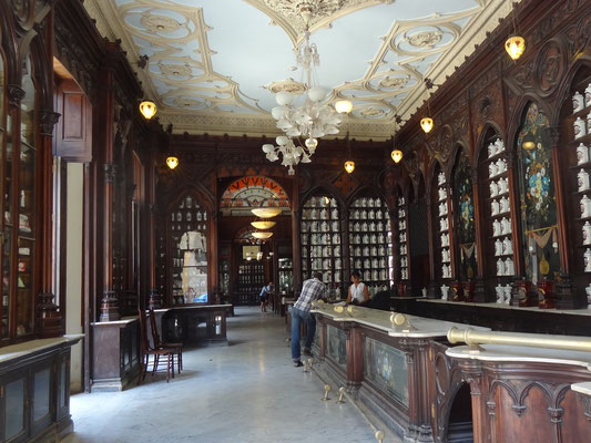 Apotheke Drogería Serrá Havanna