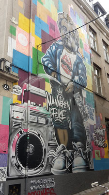 Manneken Peace, Brüssel