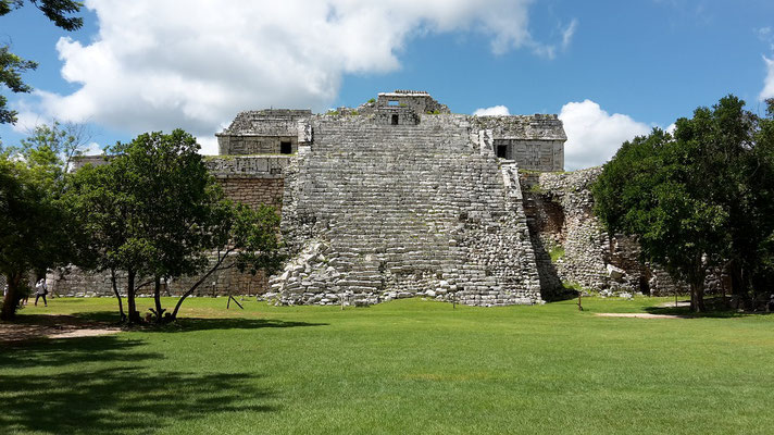 Mayan Ruins of Chichen Itza / Mexico Yucatan