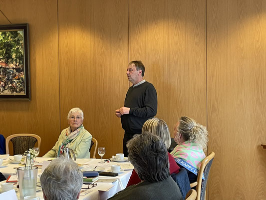 Christoph Düvel spricht über die Angelegenheiten des Celler Landvolkverbandes