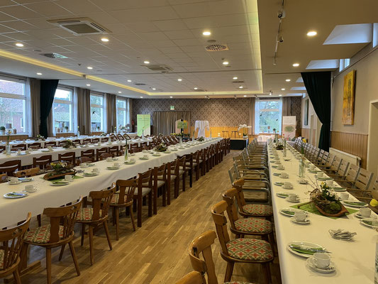 Noch wartet der Saal auf das Publikum