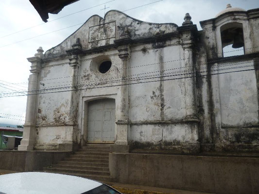 Iglesia antigua, en reconstruccion.