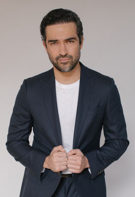 Alfonso Herrera gana en Premios Onda