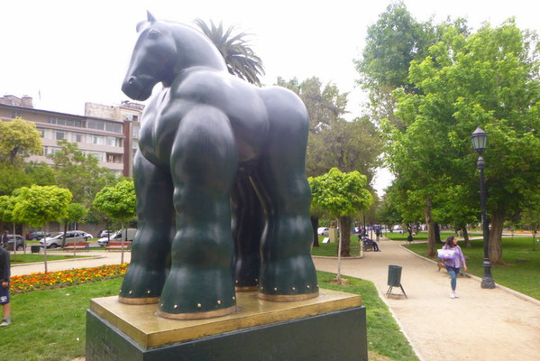 Skulpturas von Nando Botero kennen wir schon aus seiner Heimatstadt Medellin/Colombia.