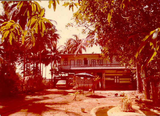 Pedro Meier Multimedia Artist – Studio house by the sea Bang Saen, Pattaya 1985 – Pedro Meier has been commuting for over 40 years between his studio located on the Gulf of Siam Thailand and Switzerland – Swiss Society – © Pedro Meier Niederbipp Thailand