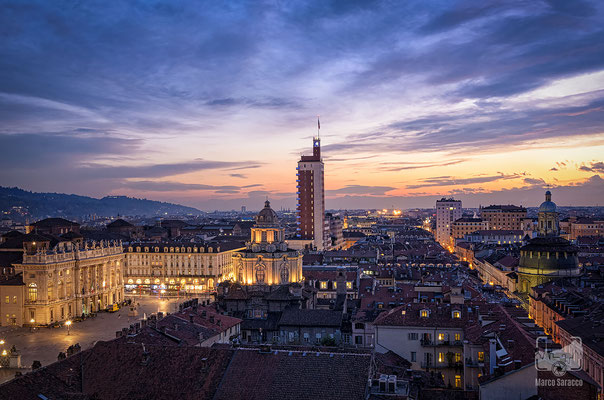 07 - Piazza Castello al tramonto