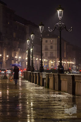 24 - L'eleganza di Torino sotto la pioggia