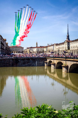28 - Le Frecce Tricolori su Piazza Vittorio (25 maggio 2020)