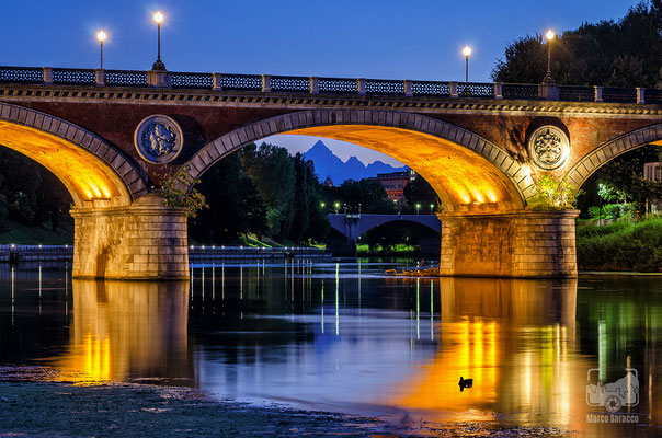 15 - Il ponte Isabella e il Monviso al crepuscolo