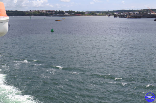 Le poste ferry en haut à droite de la photo.