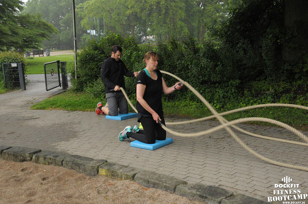 dockfit altona fitness bootcamp hamburg training fitnessexperten hamburg dockland battle ropes outdoortraining aida